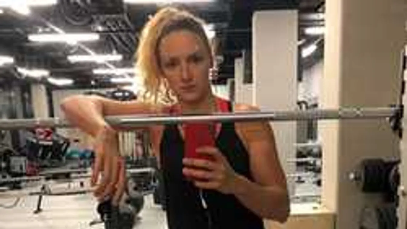 Áll a bál Hosszú Katinka körül, megszólalt Kapás Bogi edzője