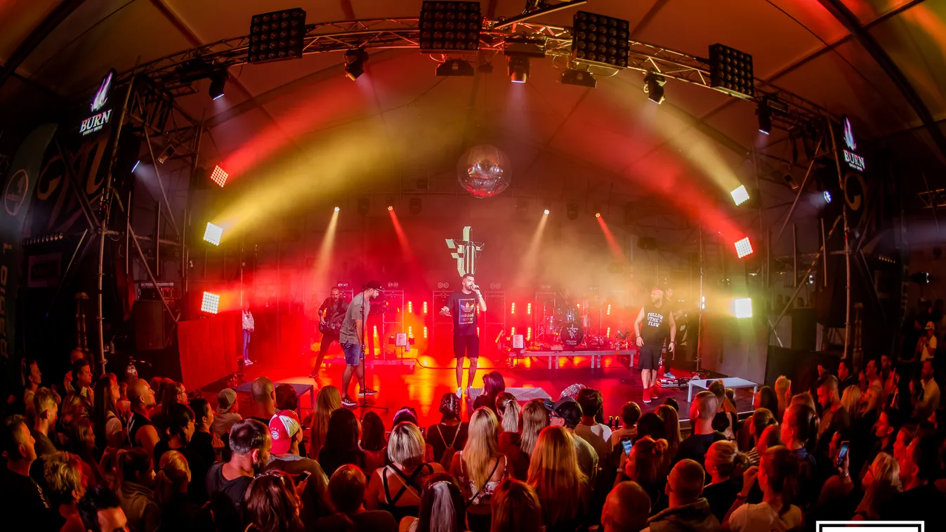 A PLÁZSon még dübörög a nyár