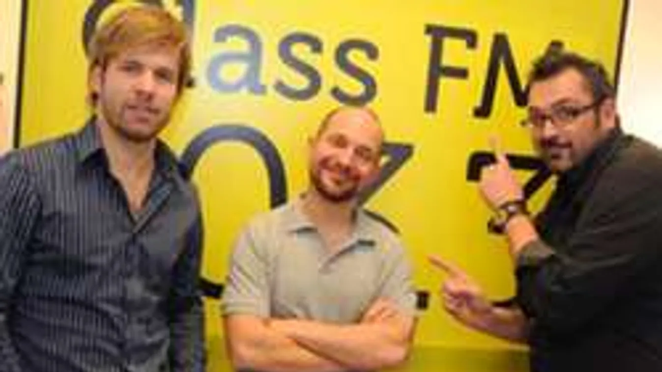 Váratlan fordulat: Simicska eladta Balázsékat!