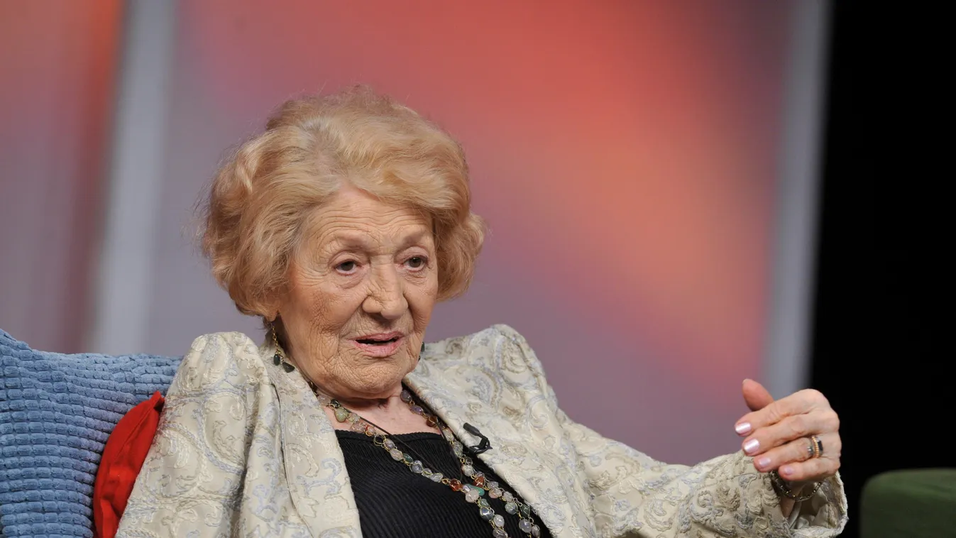 Hiller Ilona; Kassai Ilona; Zana Józsefné