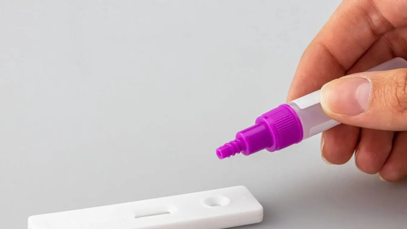 Kínos tünetet produkál az omikron, pironkodva tapasztalja egyre több magyar beteg