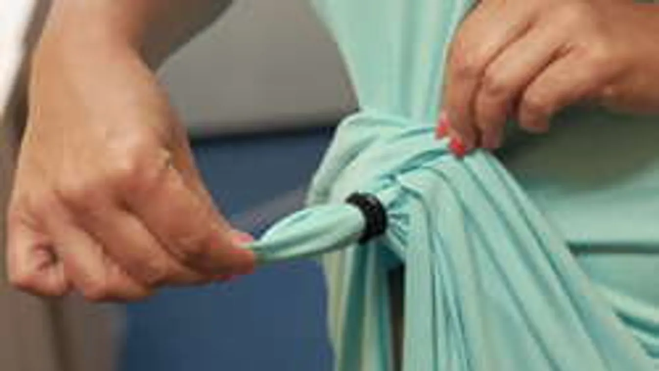 Egyetlen hajgumival felújíthatod a ruhatárad