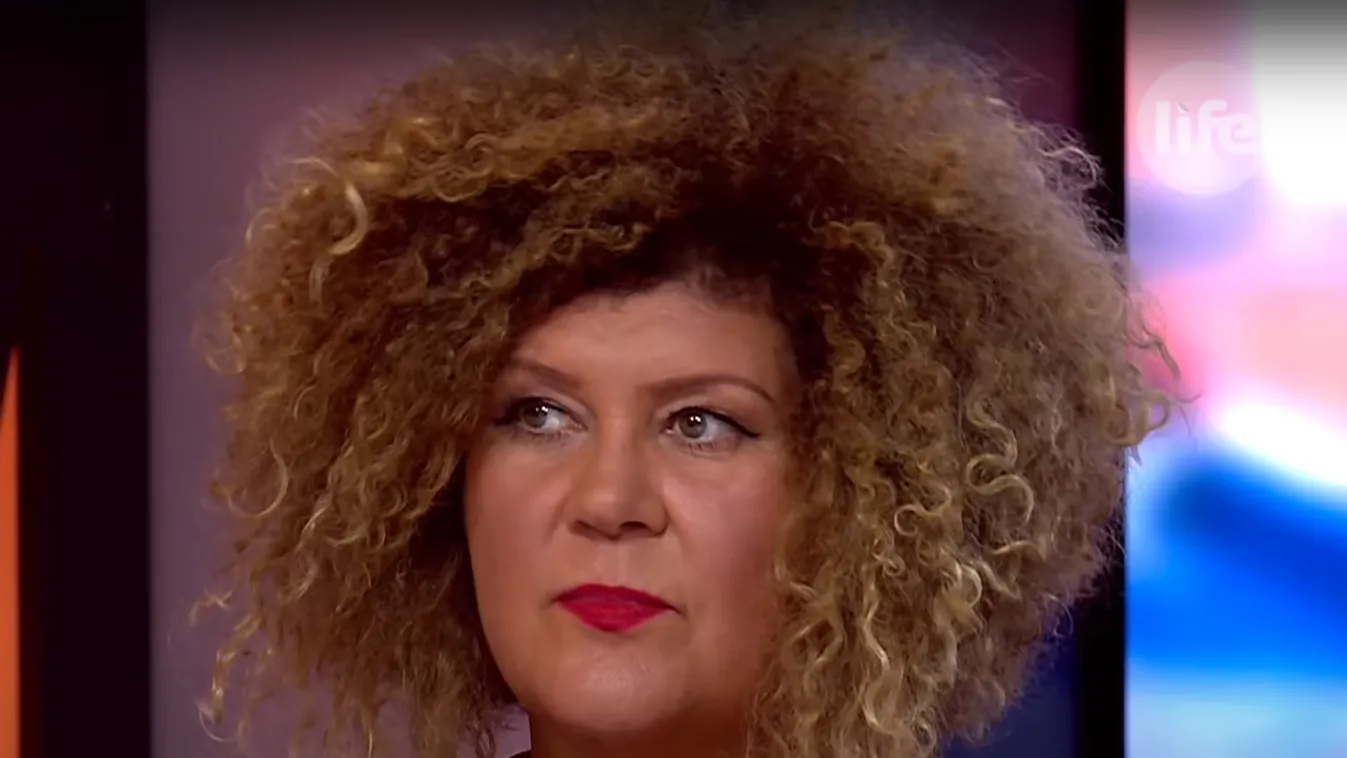 Szexbolt előtt akadt ki a magyar énekesnő, ez dühítette fel