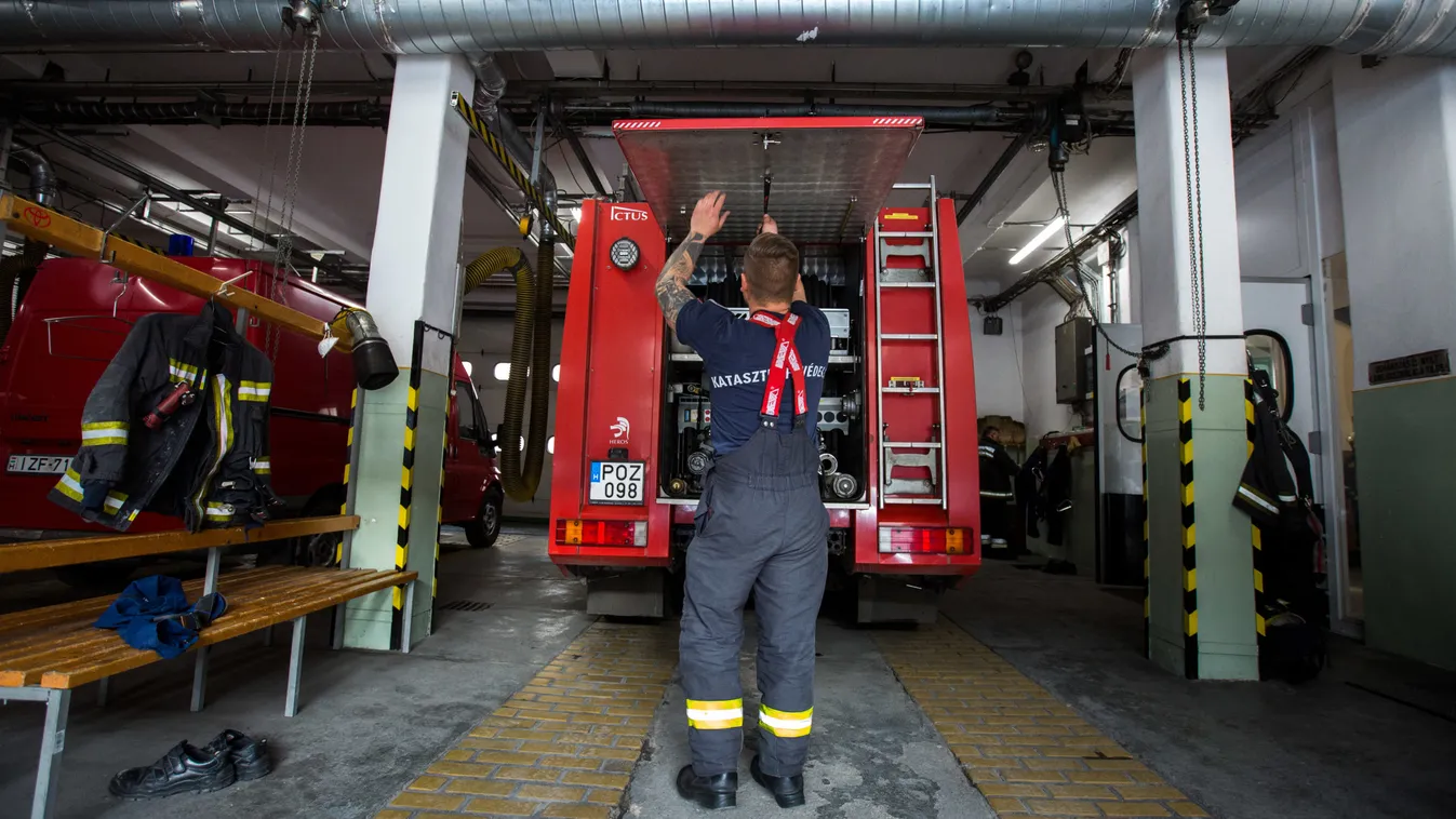 Szolgálatra készen: mindennap gyakorlatoznak a budapesti tűzoltók – Videó