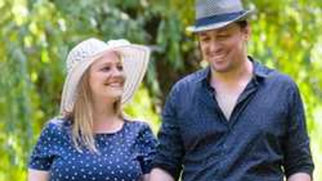 Végig fogta az orvosnál felesége kezét a magyar sztárénekes