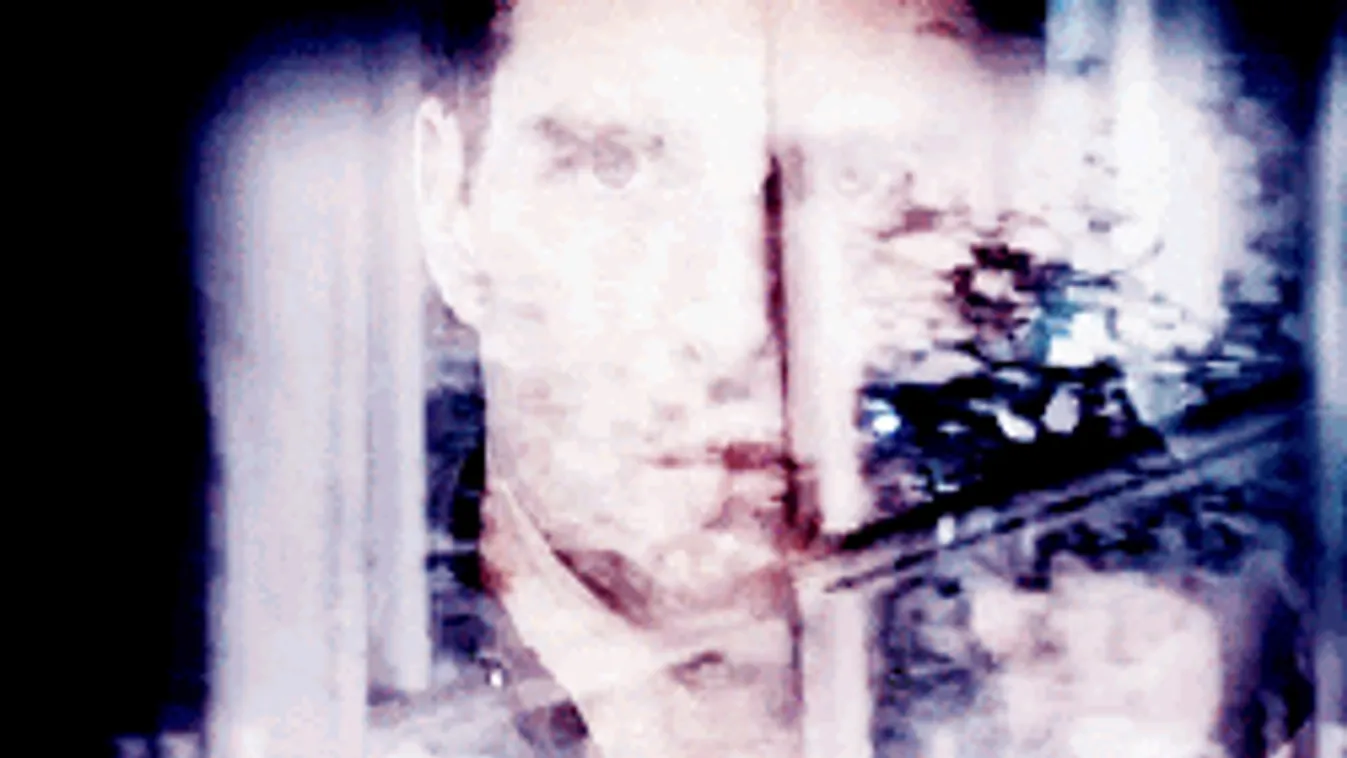 Mozivásznon támadnak a szcientológusok