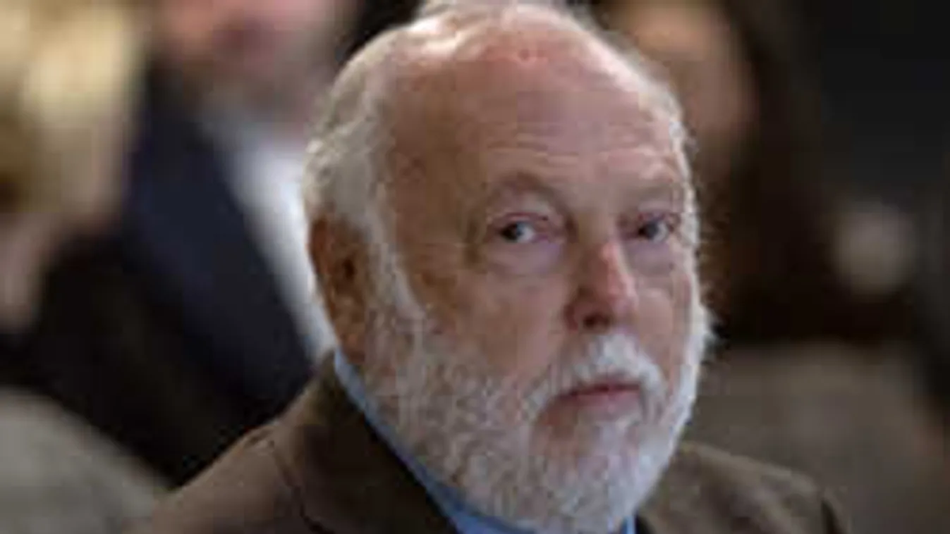 Kifosztották Andy Vajnát