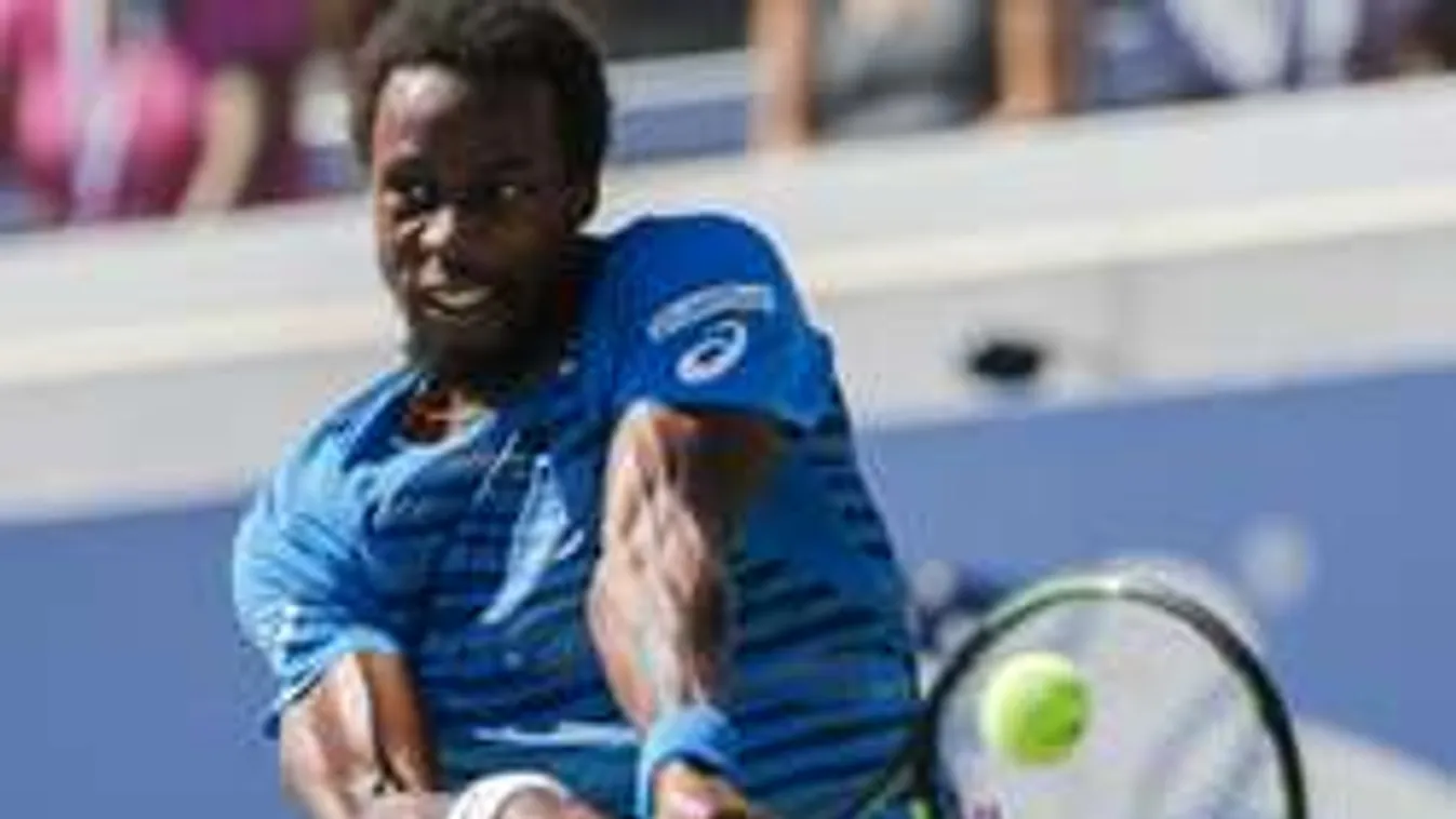 Óriási mázli! Elugrott a kidőlő fal elől! - Videó