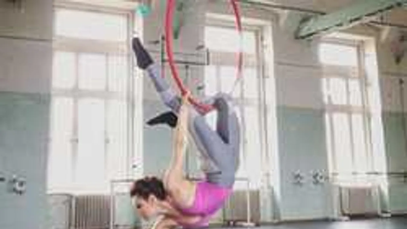 Drá­mai val­lo­más, hoz­zá­szo­kott az üté­sek­hez a magyar színésznő