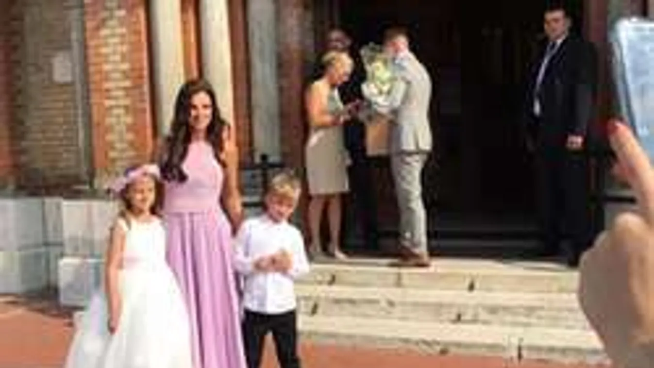 Ezért pityergett Sarka Kata kisfia Szabó Zsófi esküvőjén