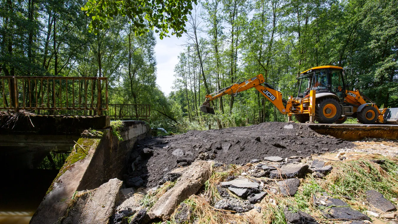 Brutális pusztítást végzett a szombati vihar hazánkban, utak szakadtak be – fotók!