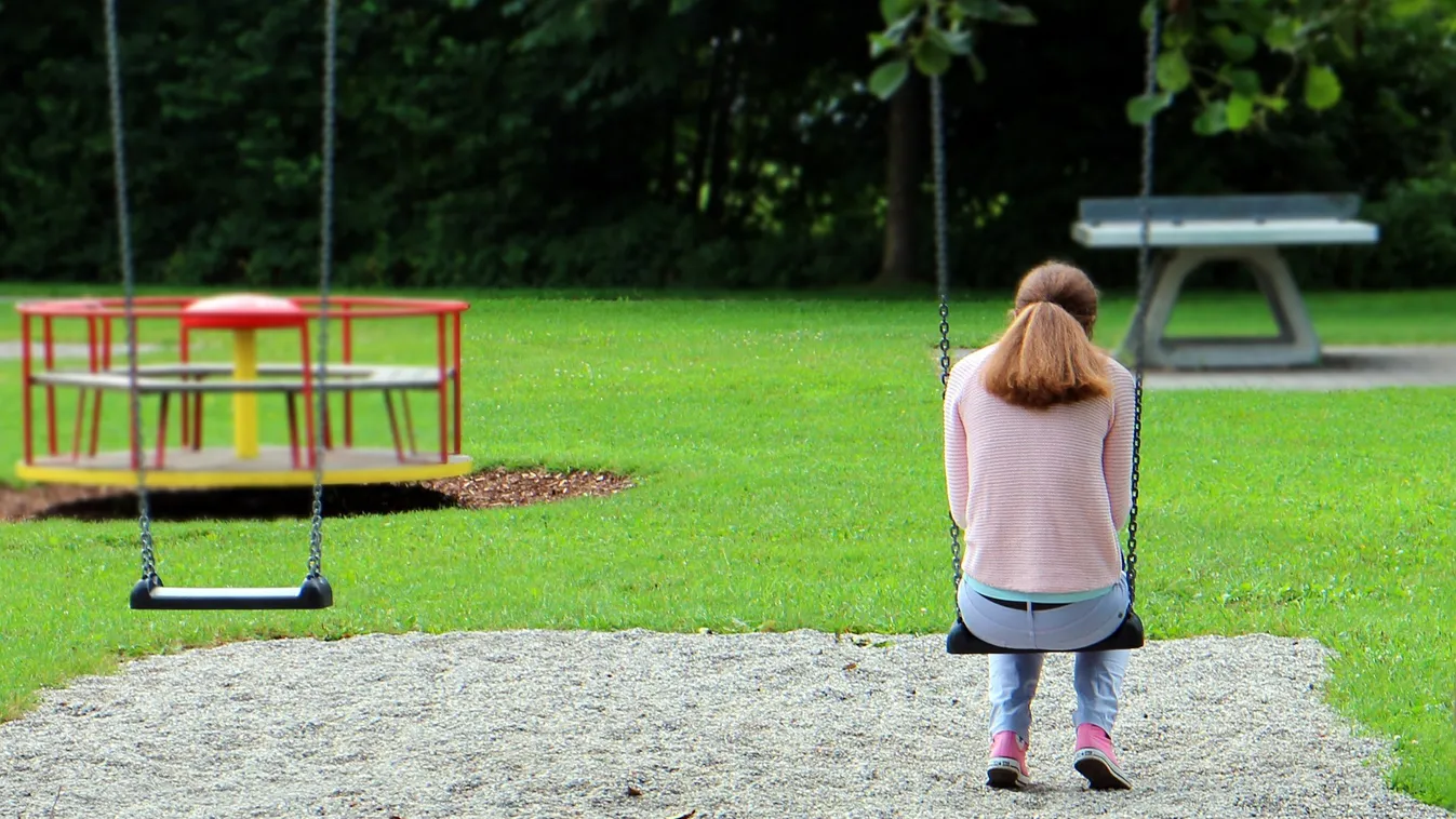 Egy pillanatra nem figyelt Tímea, apja elrabolta tőle kétéves kisfiát