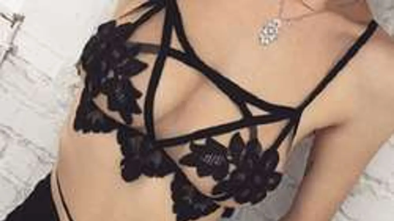 Csábító csipke lett a bugyi, megőrülnek tőle a férfiak