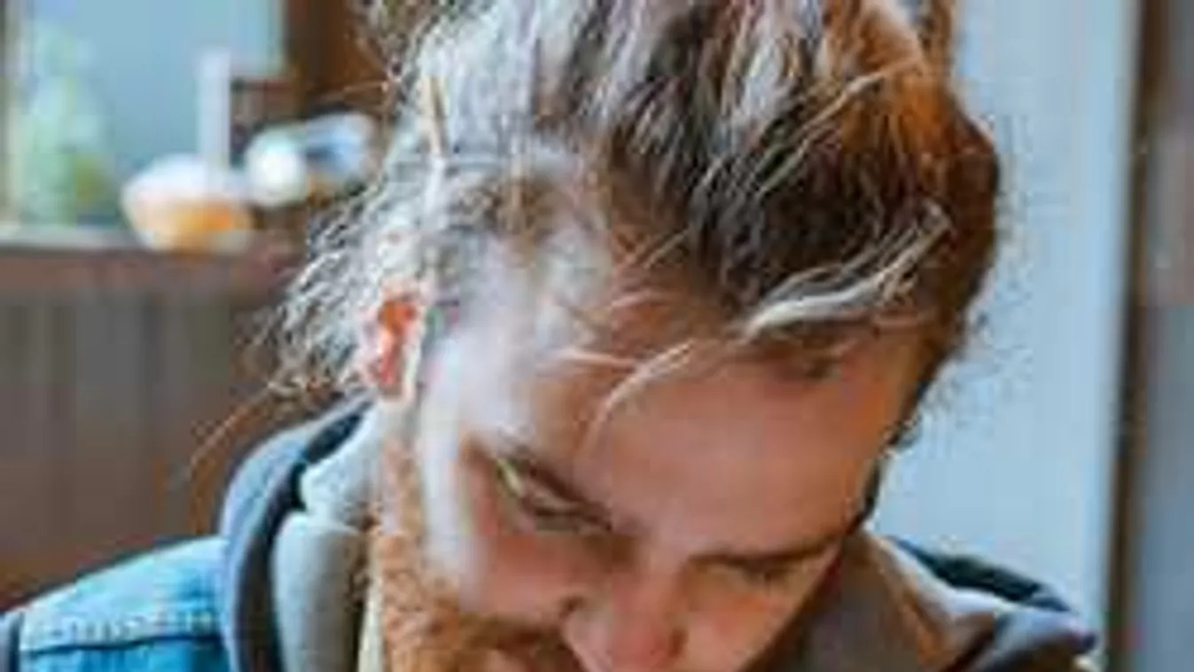 Nagyon durva, ami kiderült a borostát és menő copfot viselő férfiakról