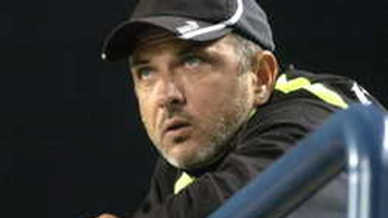 Semmibe veszik Urbán Flóriánt, senkitől sem kap munkát