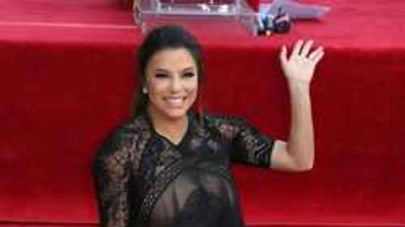 Régen készült ennyi kínos fotó egy sztárrendezvényen