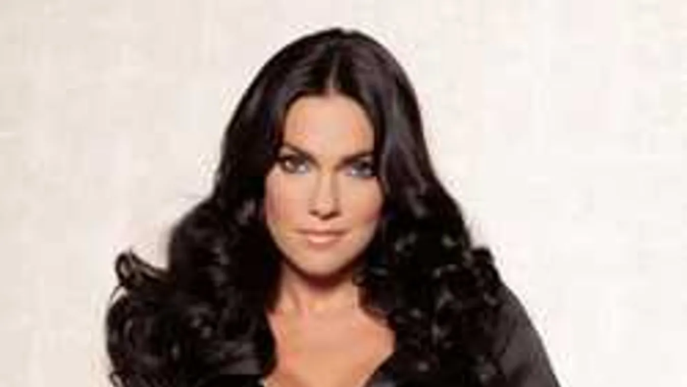 Luxusmárkás ruháit árulja az interneten Bódi Sylvi