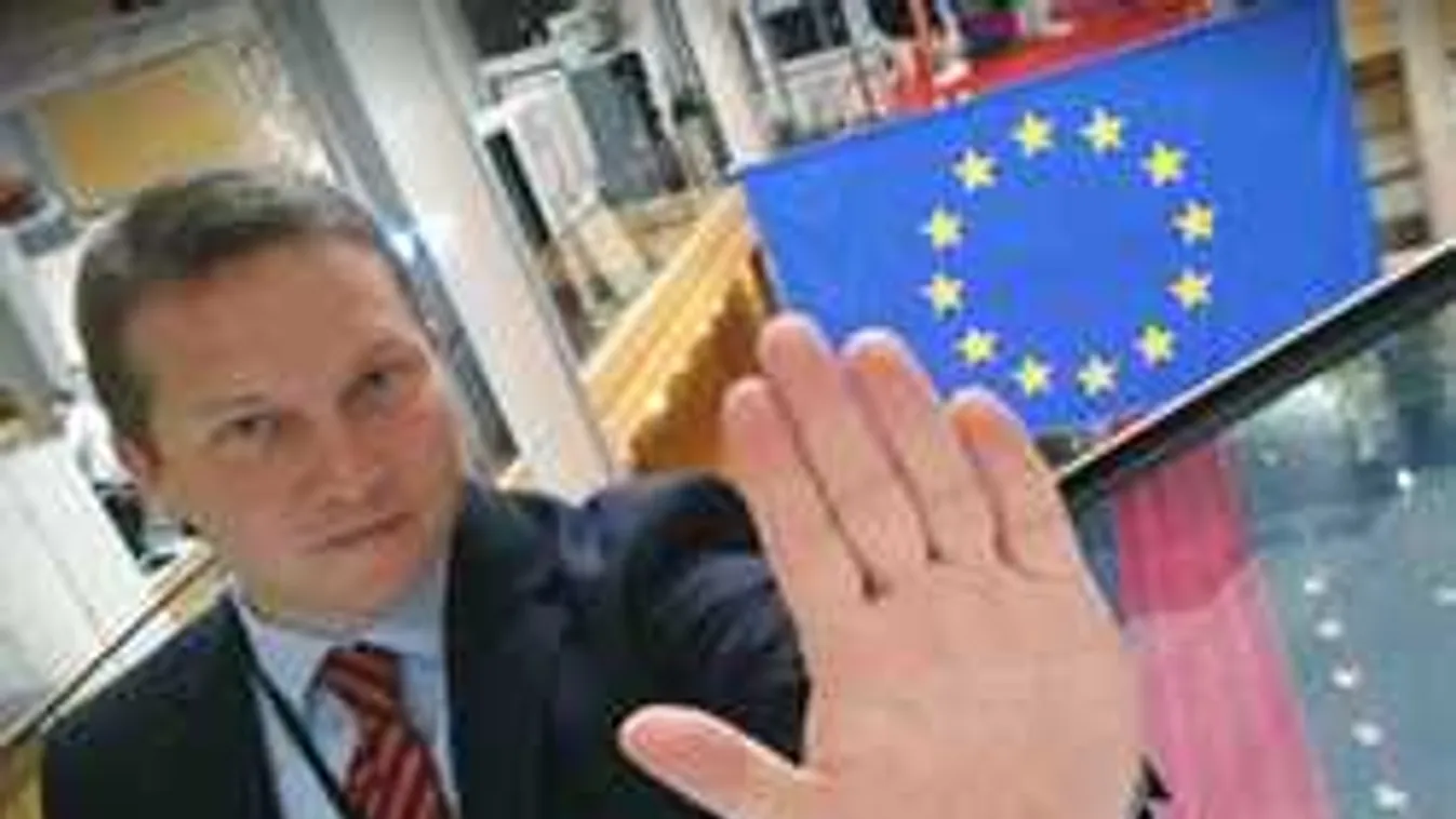 Törölte a patkányozós videót Ujhelyi István