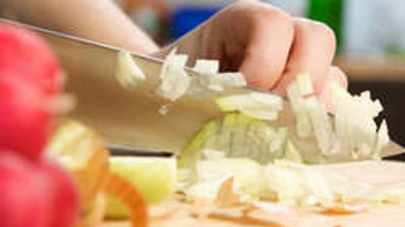 Eltitkolt tudomány: így úszd meg könny nélkül a hagymaszeletelést