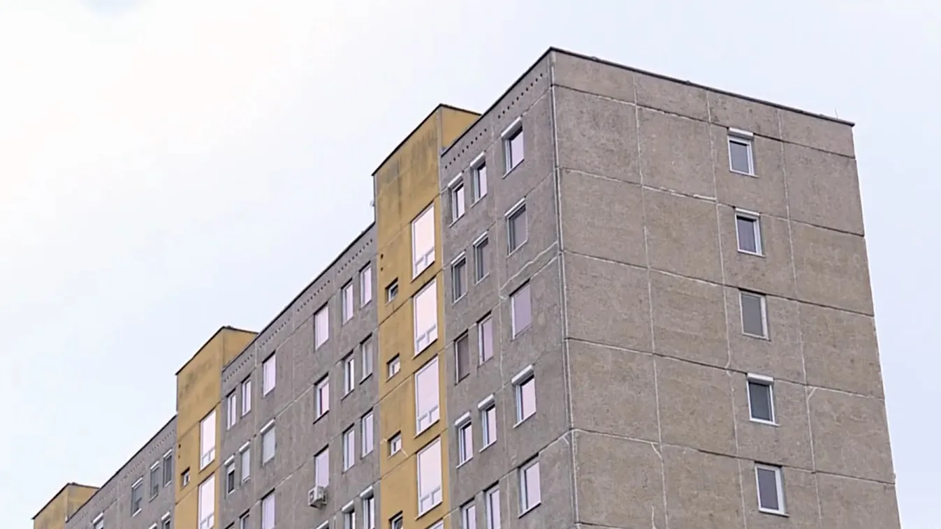 Sokkoló: a hatodik emeletről zuhant ki Zsolt Kispesten – Videó