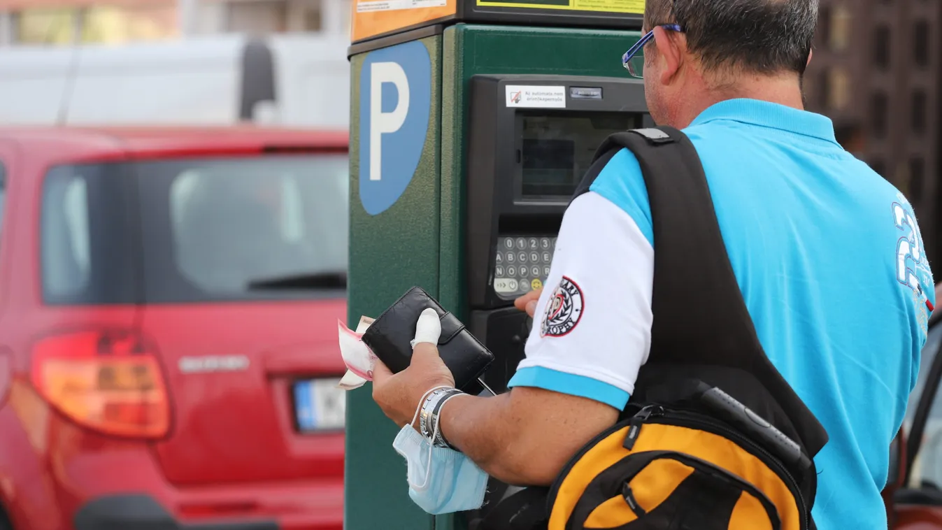 Készíthetjük az aprópénzt: mától fizetős a parkolás, mutatjuk a részleteket!