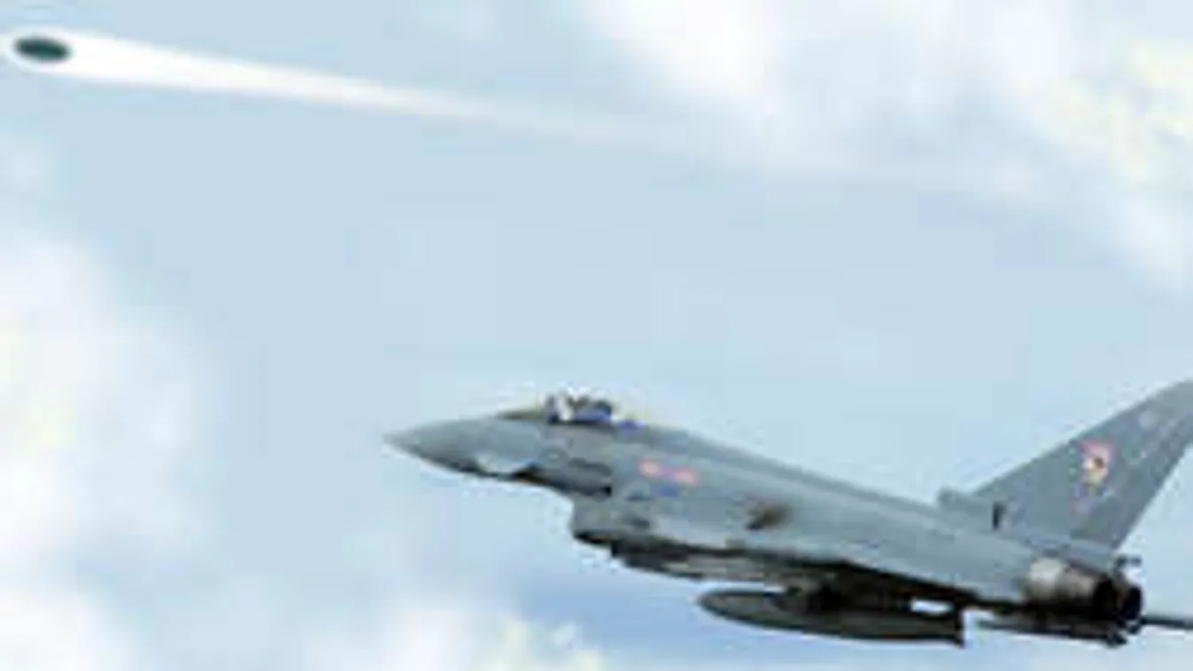 Vízből kiemelkedő ufót üldöztek a brit vadászgépek!