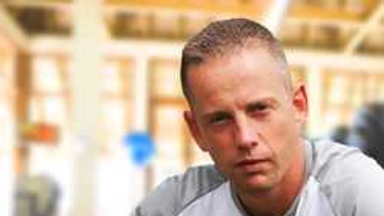 Reagált a Wizz Air, ezért nem engedték repülőre Schobert Norbi 8 éves fiát