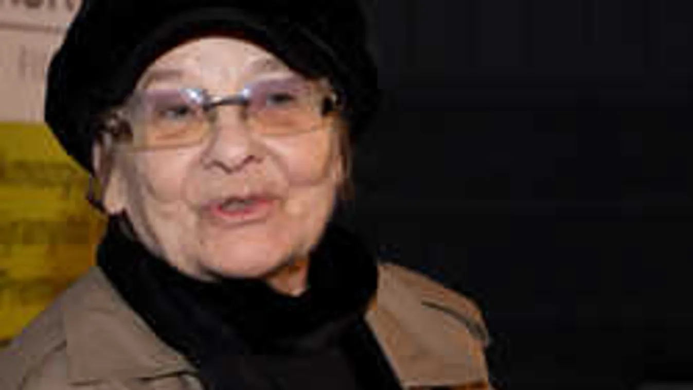 Törőcsik Mari lebuktatta magát, nagybetegen is Unicumozik