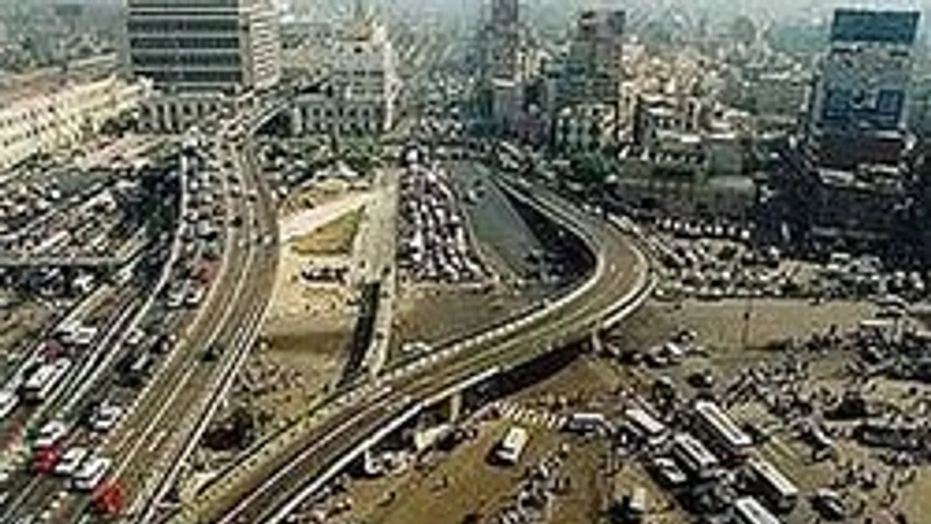 Újra robbantottak Kairóban egy forgalmas téren