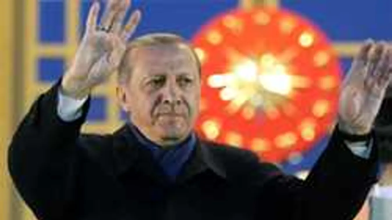 Törökországra figyel Európa, durvulhat a migránsválság