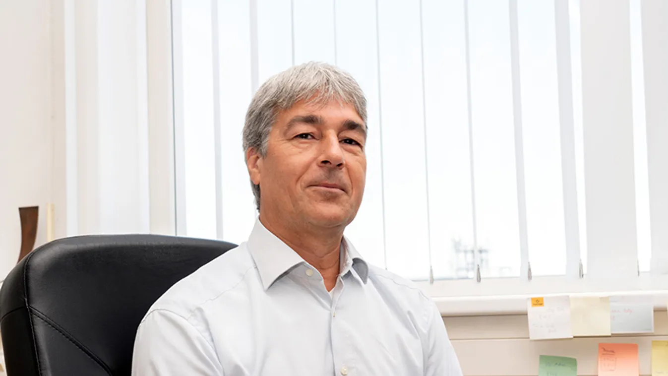 Kell-e harmadik vakcina és ha igen, melyik? Az immunológus elárulja!