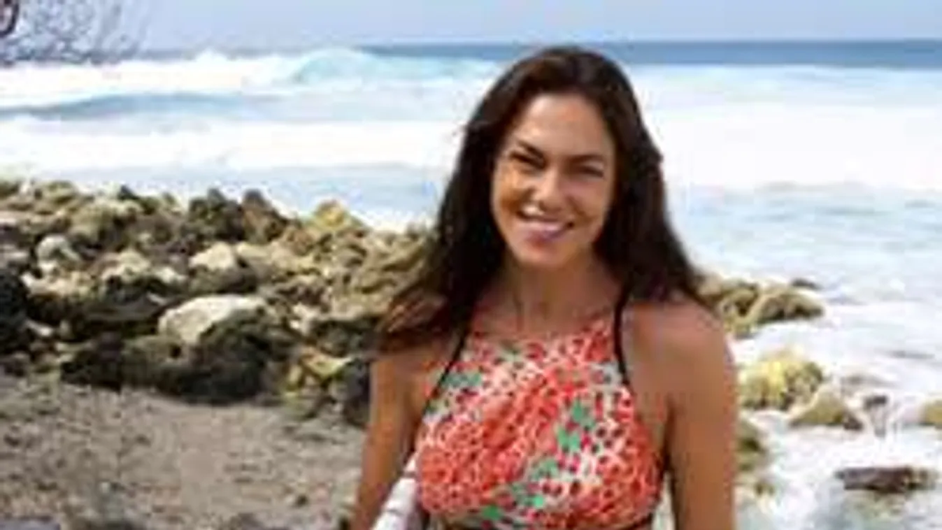 Csúnya baleset: Kilyukadt Bódi Sylvi melle!