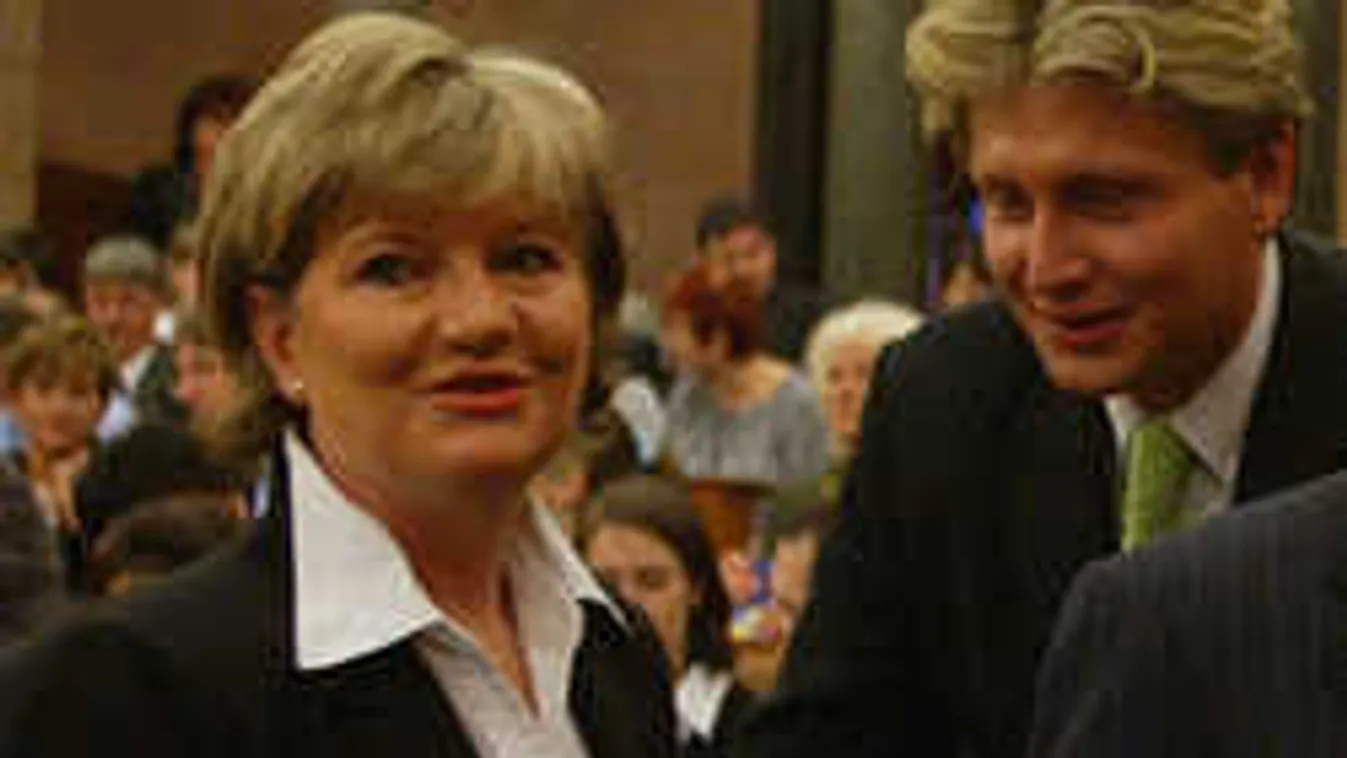 Hihetetlen fotó: Politikussal zenélt a magyar világsztár