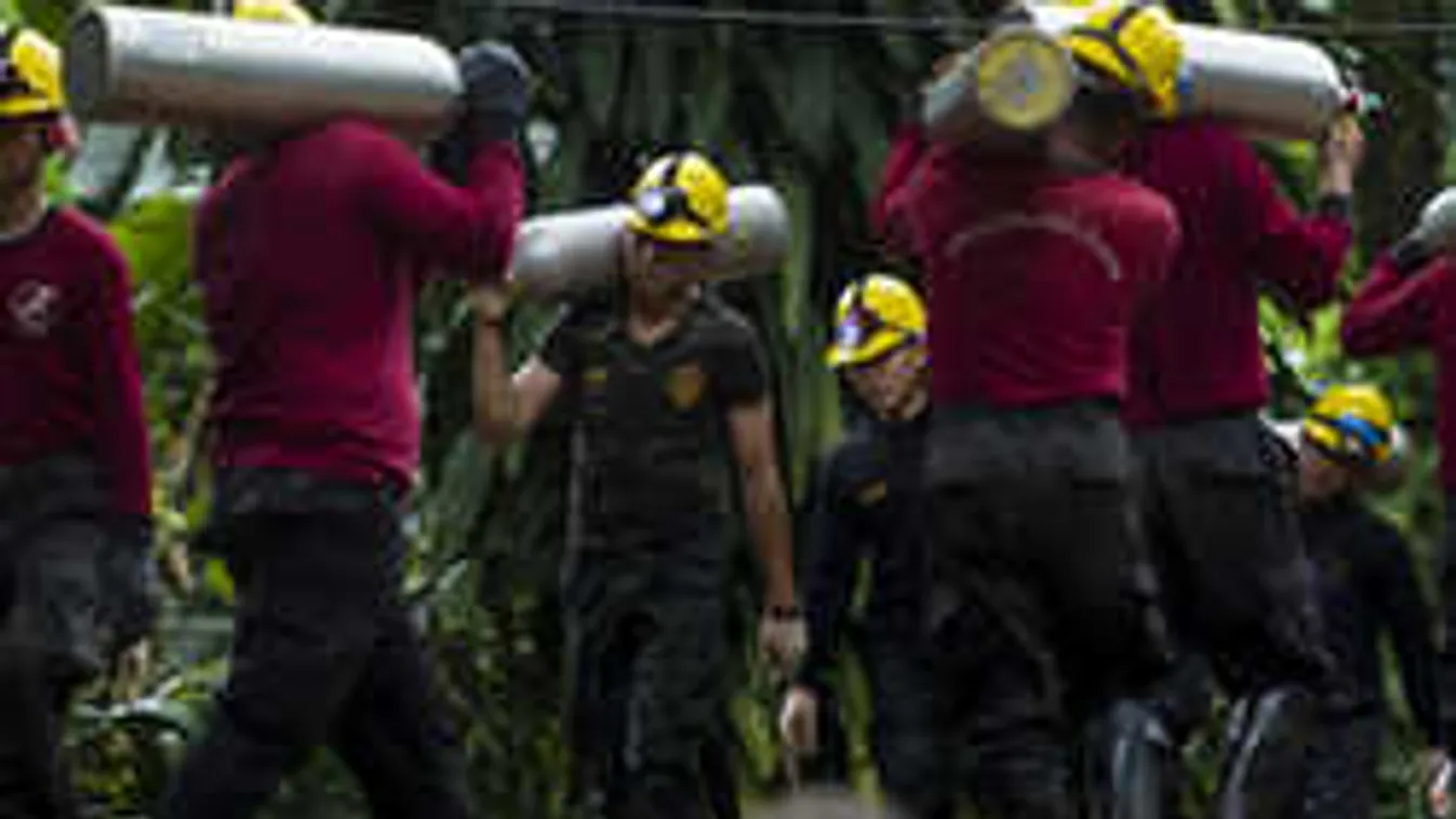 Fordulat a barlangban rekedt gyerekek ügyében: elkezdődött a kimenekítés