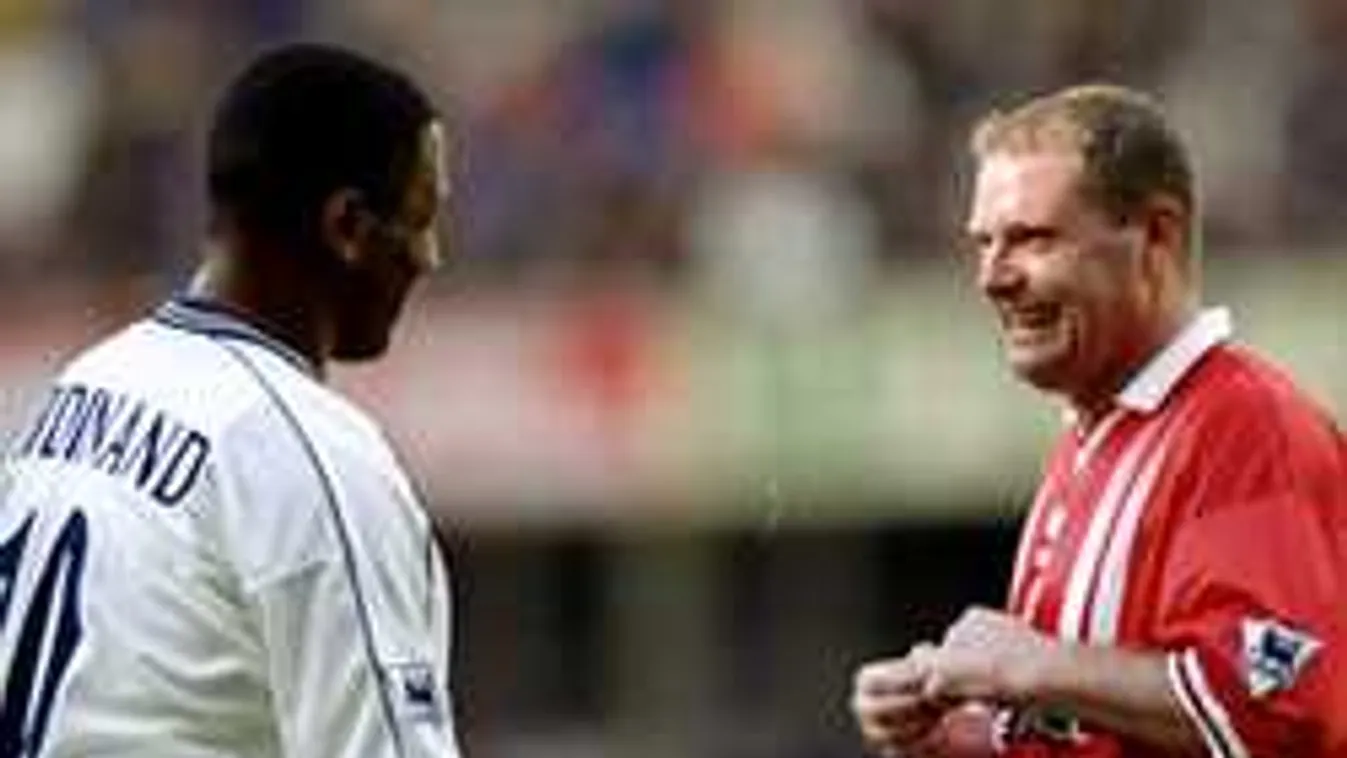 Botrány az öltözőben, csapattársa férfiasságát fogdosta a focilegenda?