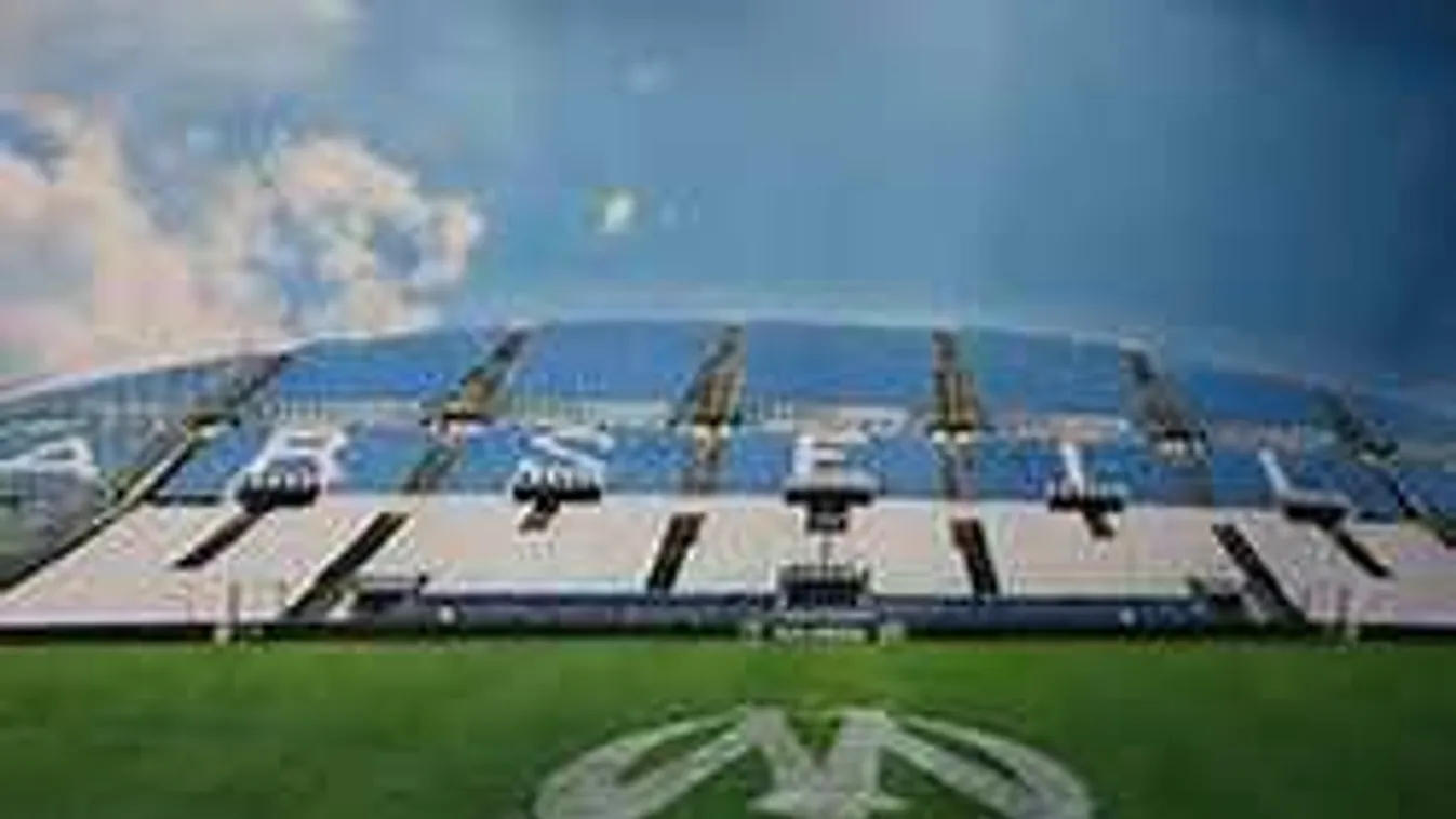 Gól kezdőrúgásból, ezt tette az ajándékkal a szurkoló