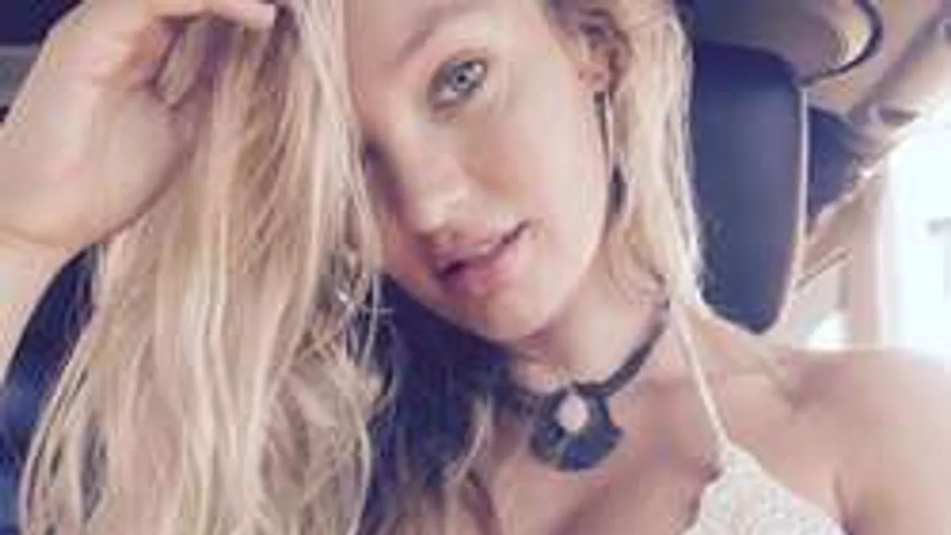 Szinte pucéran mutatta meg terhespocakját a topmodell