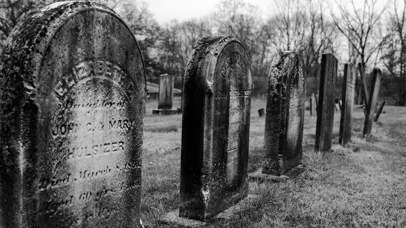 Majdnem elájult, mikor saját sírkövét látta meg a temetőben, ez jött utána