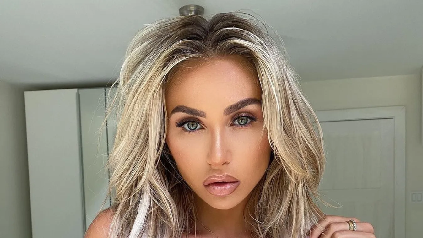 Felkelés után, az ágyból posztolt szexi, pucérkodó képeket az üzletasszony