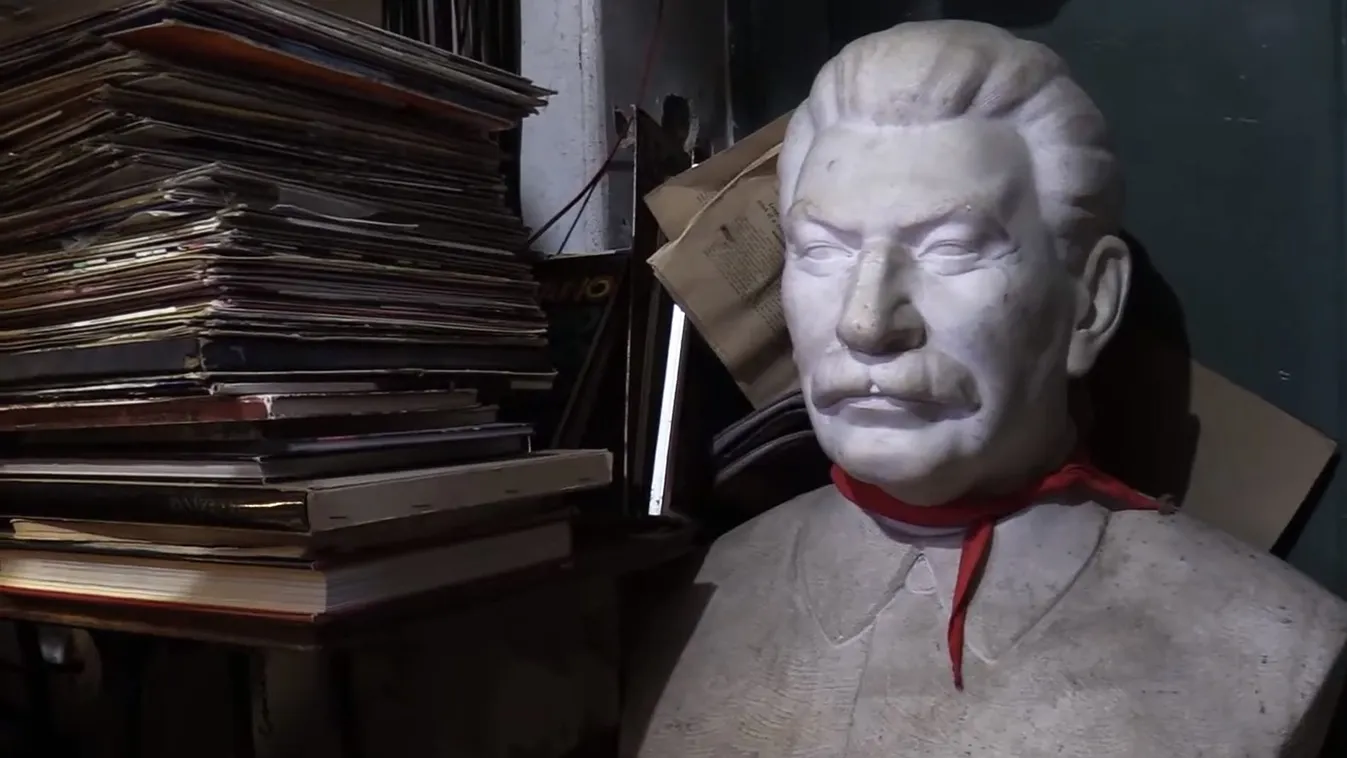 Sztálin szobrot vegyenek! Minden IS van ószeres Lacinál – Videó