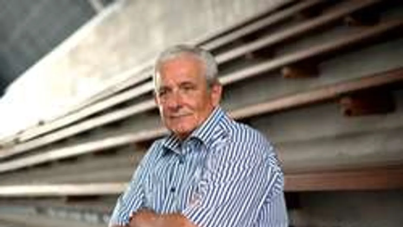 Valóban megfélemlítették az úszóedzőket!