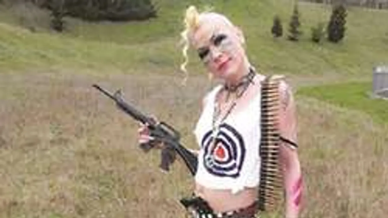 Sztálin extravagáns unokájától leesik az állad!