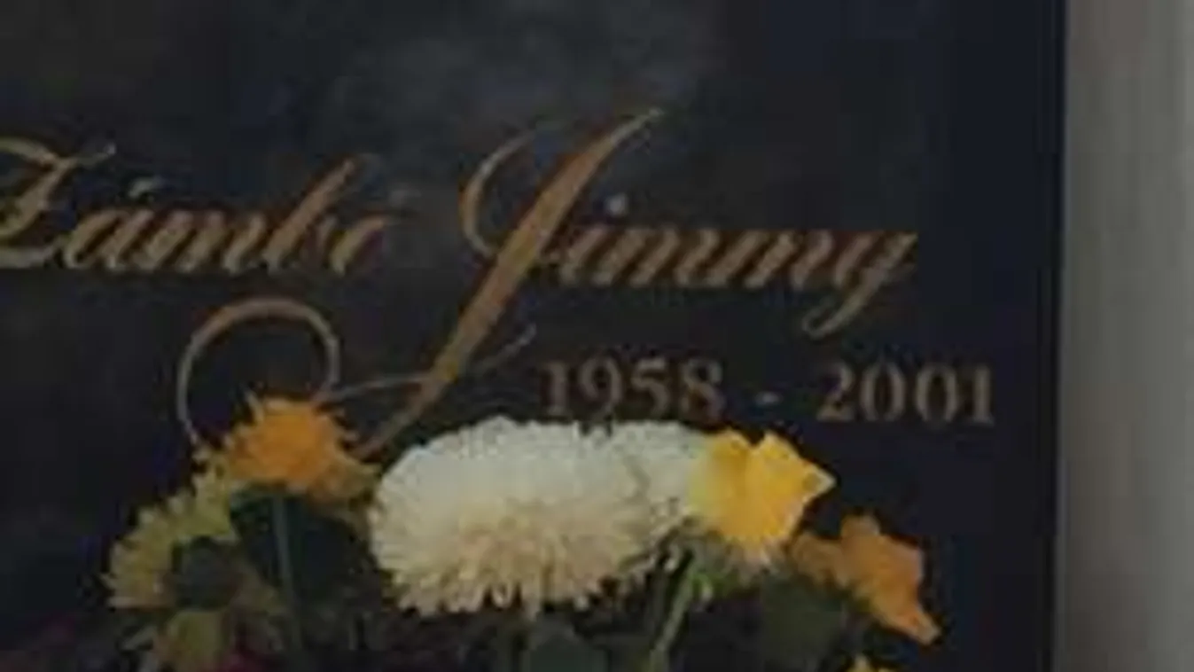 Kínos családi kupaktanács Zámbó Jimmy sírjánál