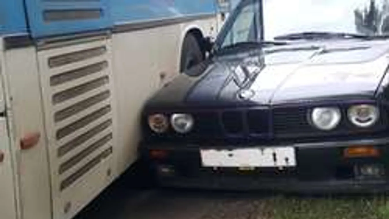 Autós üldözés Egerben: egy busszal állították meg az ámokfutót