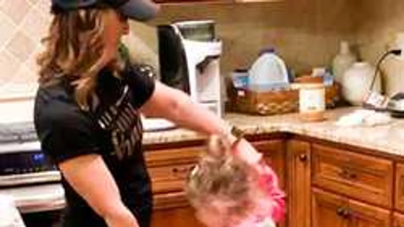 Döbbenetes, mit művelt ez az anyuka: a fél világ megrökönyödött rajta!