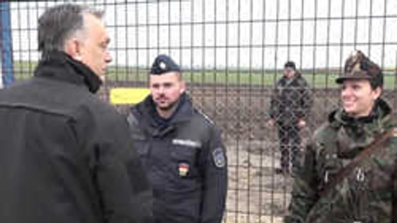 Katonanők is védik a magyar kerítést, egy pillanatra Orbán is meglepődött