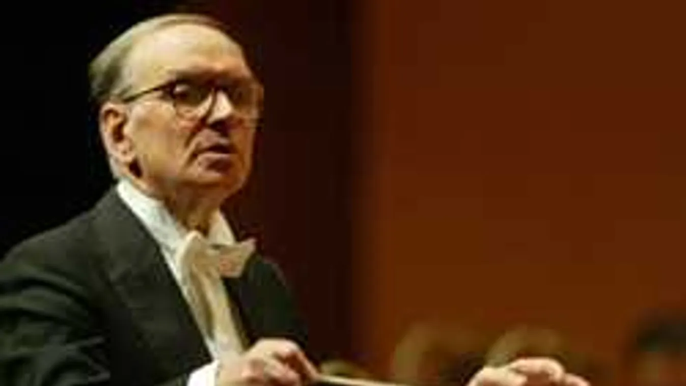 Megható: Értékes ajándékot küldött magyar árváknak a világsztár