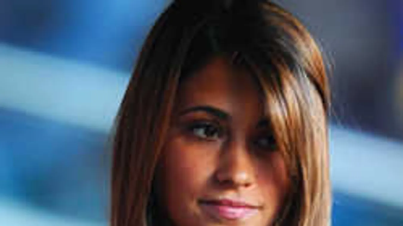 Messi felesége apró bikiniben villantotta meg bombapopsiját