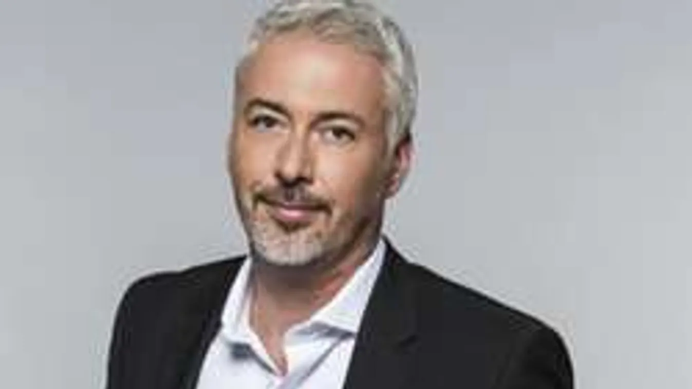 A szomszédok előtt könnyített magán Hajós András