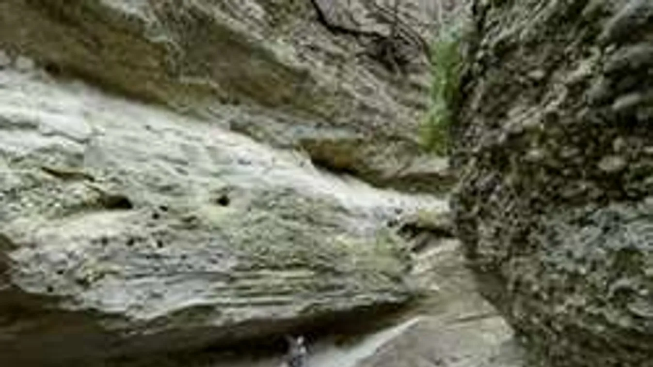 Óriási hasadékban nyílt meg a szikla: ez a Palóc Grand Kanyon!